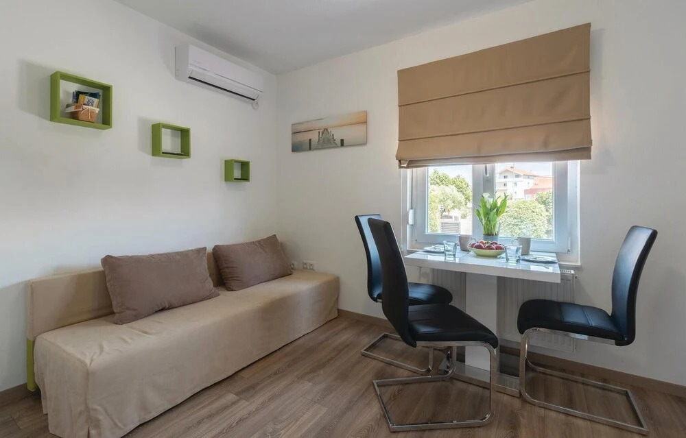 Nice Home in Zadar With Wifi and 8 Bedrooms