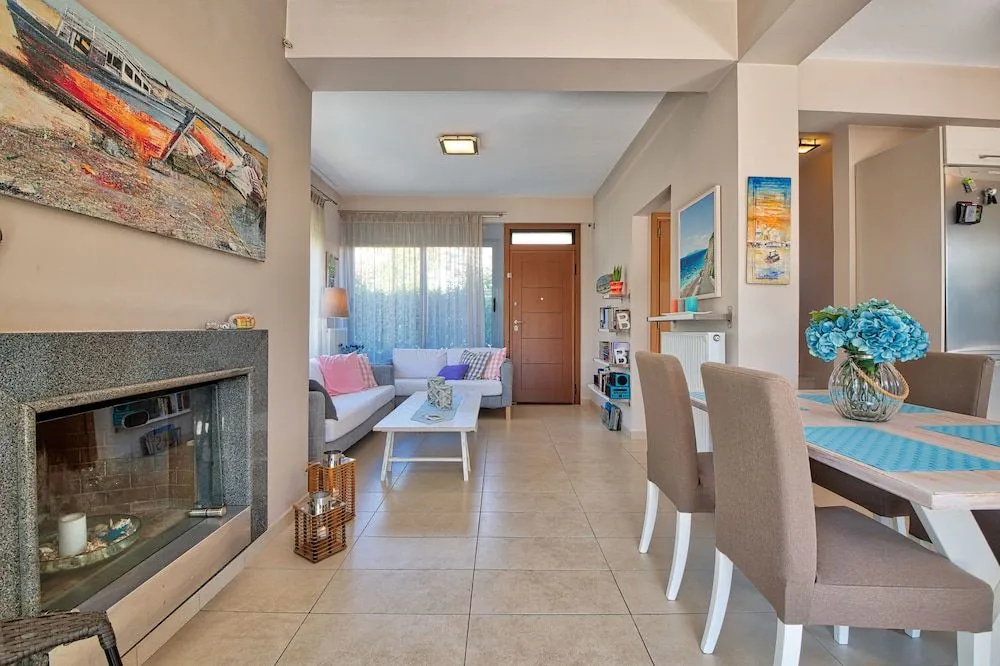 Elegant Maisonette Garden near Beach