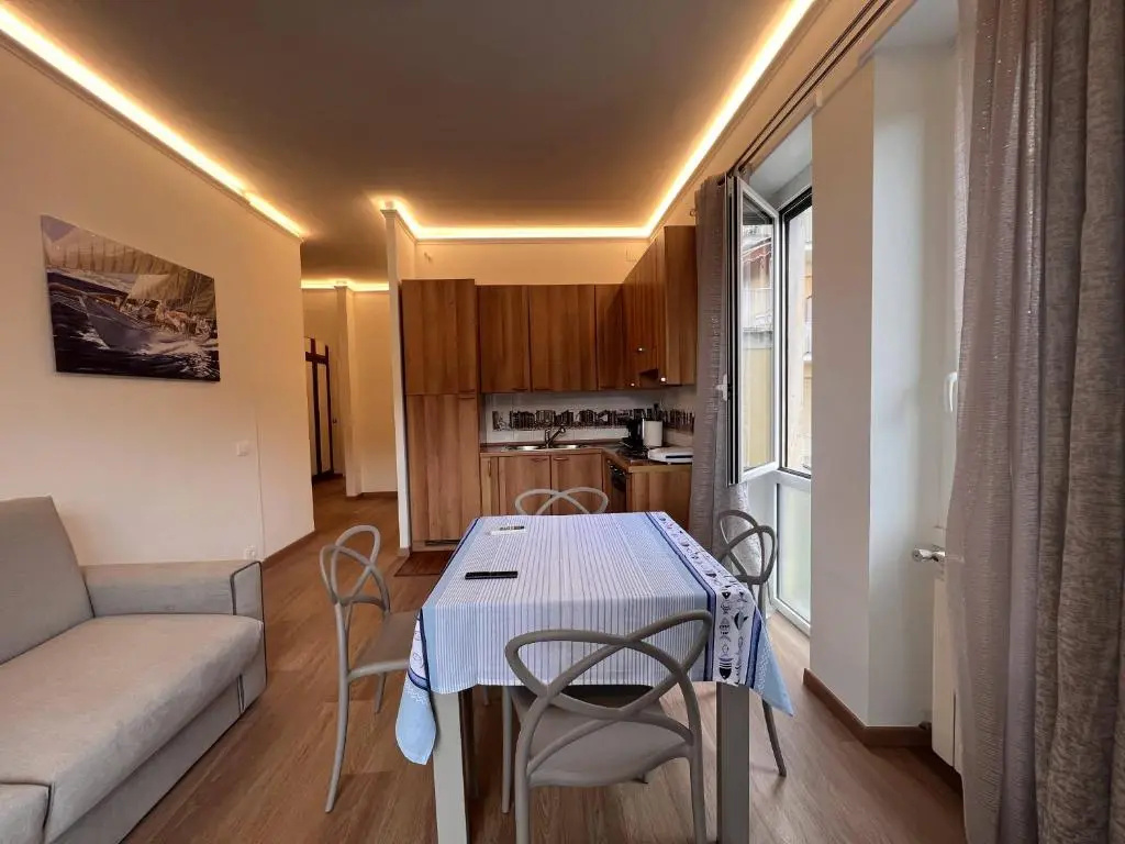 VAL DI SOLE 19-III piano- VISTA MARE- VISTA COLLINA-WIFI 100MG-ARIA CONDIZIONATA IN TUTTE LE STANZE -POSTO AUTO INCLUSO -L'APPARTAMENTO E' STATO COMPLETAMENTE RINNOVATO NEL 2023