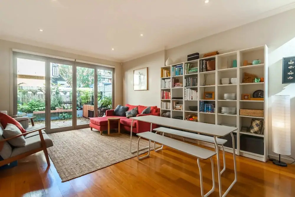 Quiet Terrace Townhouse on the City Fringe