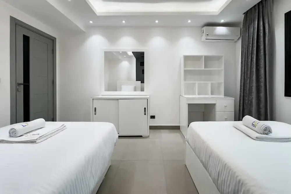 Xuru Stays I The Bold & Bright 3bdr Apt. 15 Min To Airport