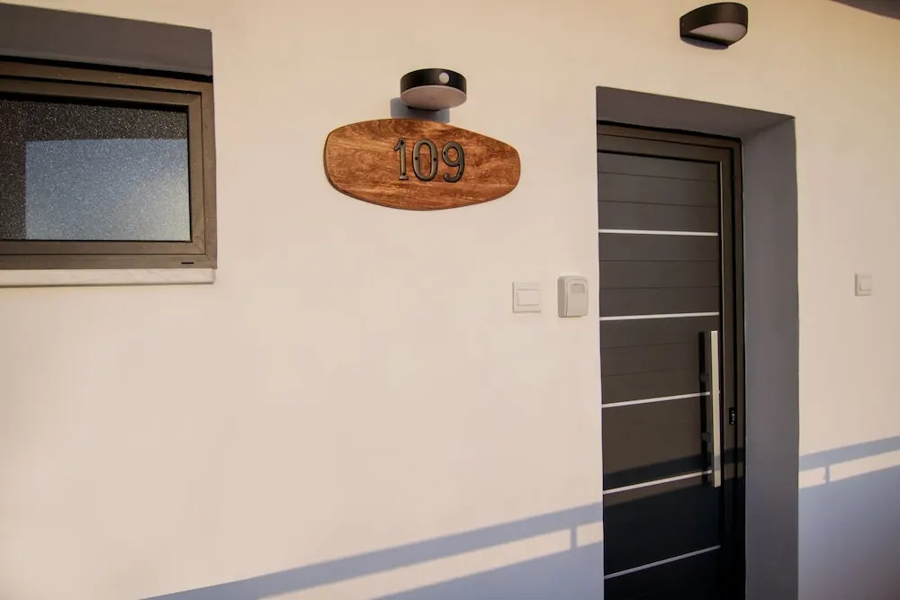 Phaedrus Living: Seaside Luxury Flat Athina 109