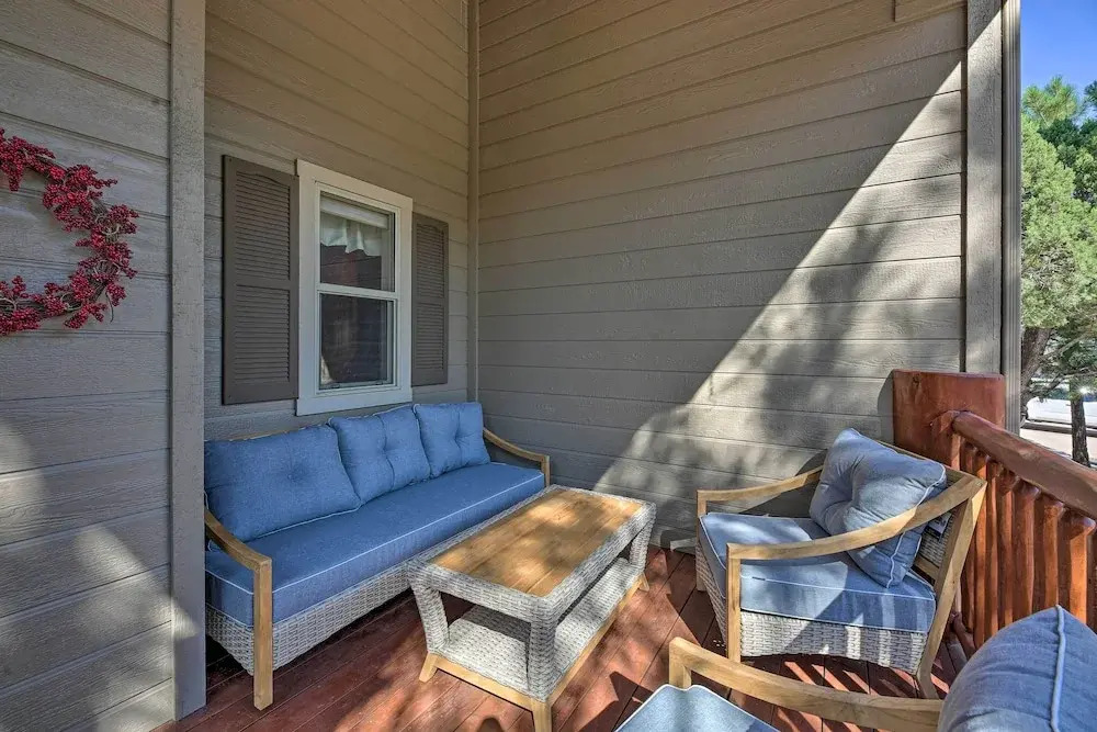 < 2 Mi to Hikes & Shops: Show Low Home w/ Deck