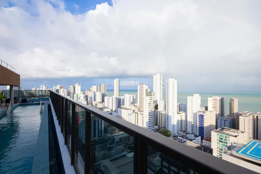 Icon Housi em Boa Viagem Perto do Shopping Recife e a 300m do Mar | By Carpediem