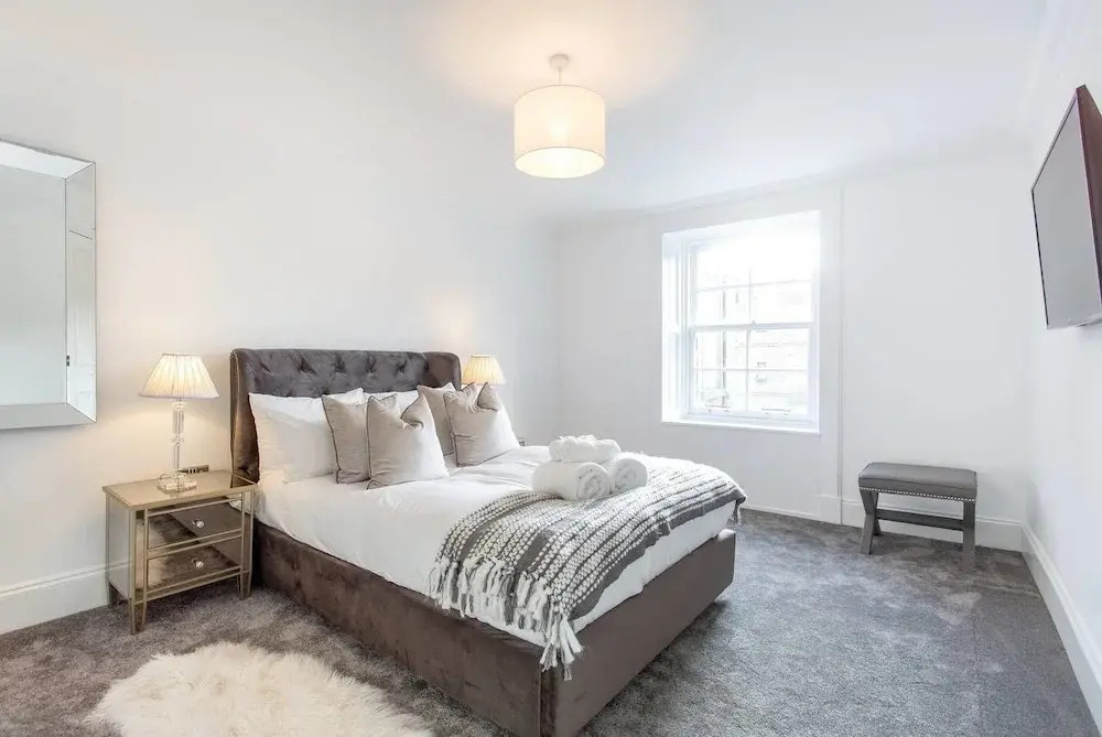 Luxury 4-bedroom Townhouse in Prestigious West End