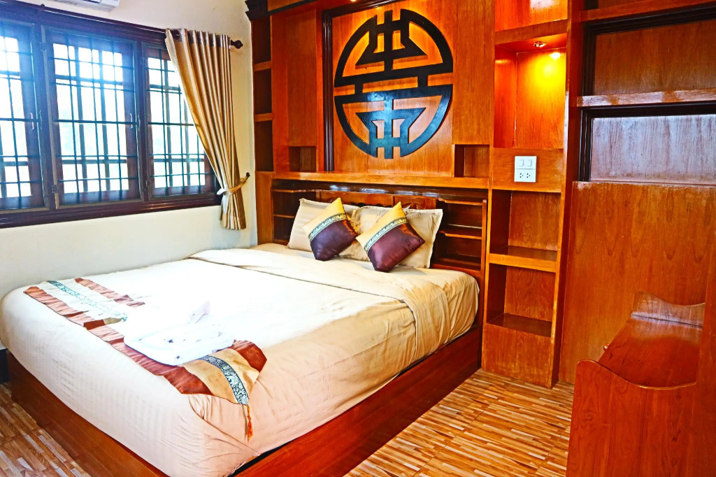 Chasa Rakthai Resort