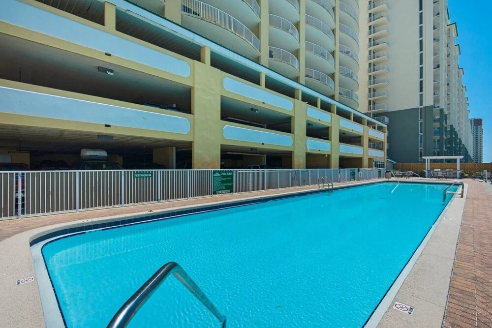Twin Palms 1103