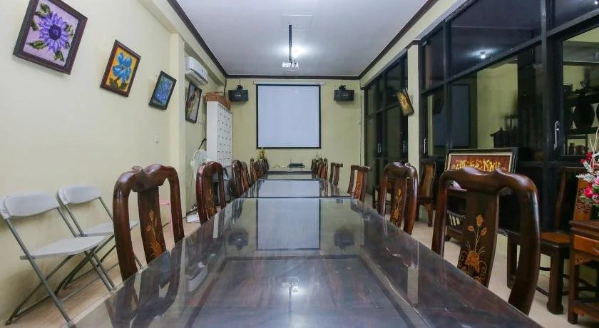 Airy Eco Syariah  Manunggal Kebonsari Blok B 9 Surabaya