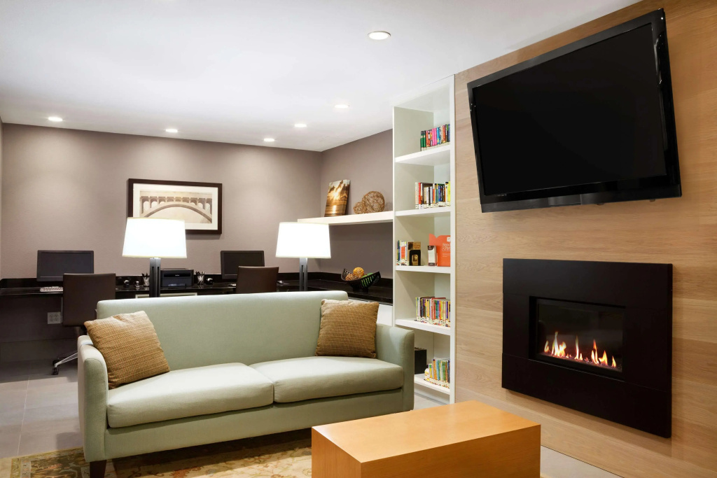 Country Inn & Suites by Radisson, Austin-University, TX
