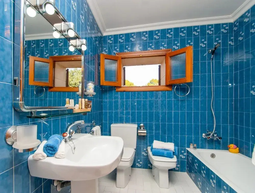Villa Teix de Bonaire para 10, jardines y vista mar