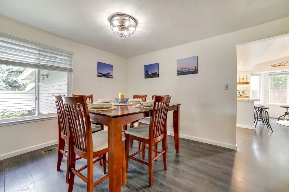 Pet-friendly Home w/ Hot Tub! 6 Mi to Dtwn Reno