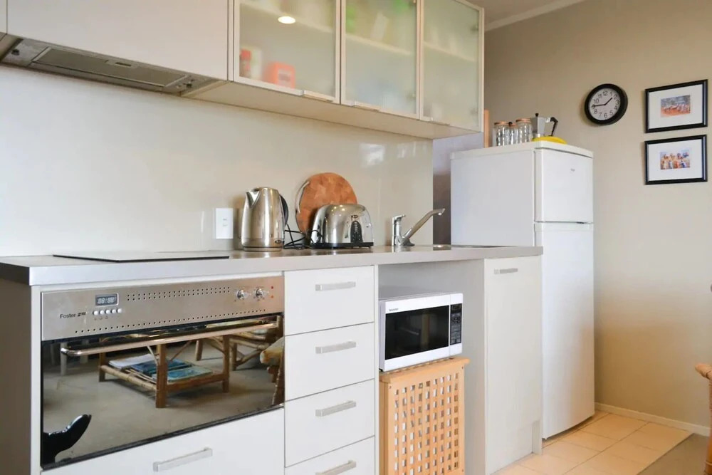 Uptown Top Floor Studio Apartment