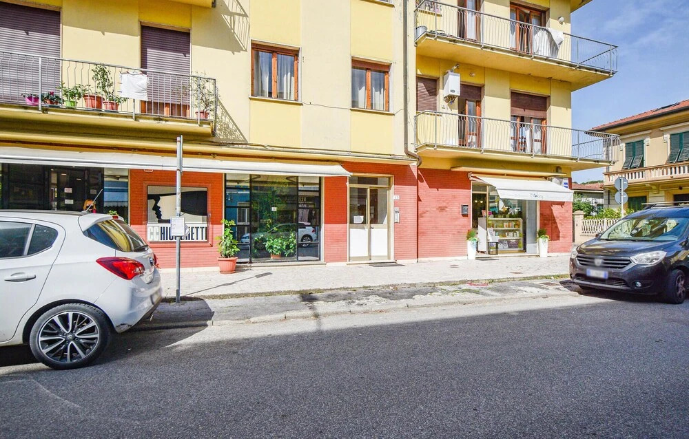 Beautiful Apartment in Viareggio With 2 Bedrooms and Wifi