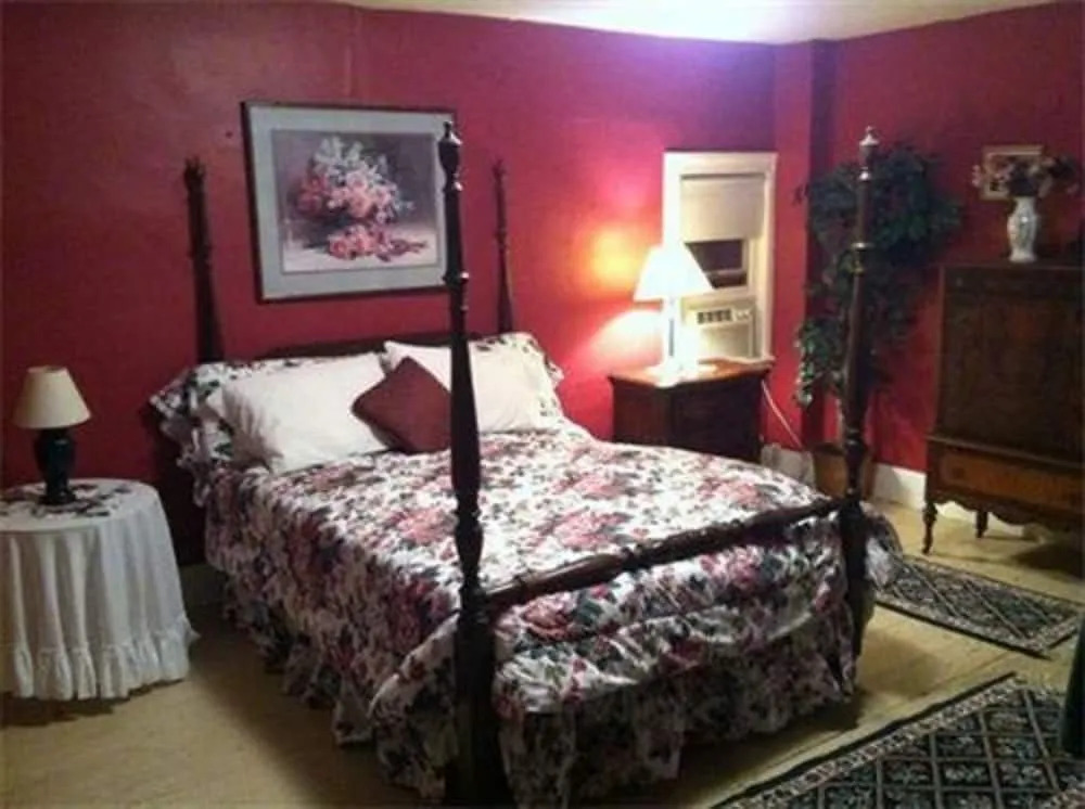 The Willow Tree Inn