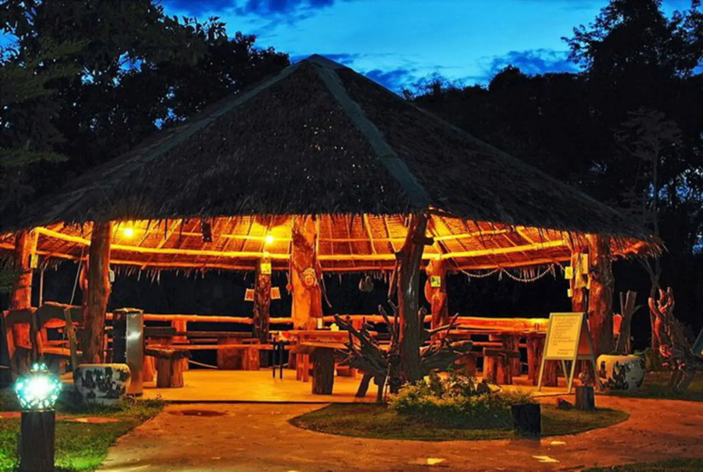 Fahsai Riverview Resort