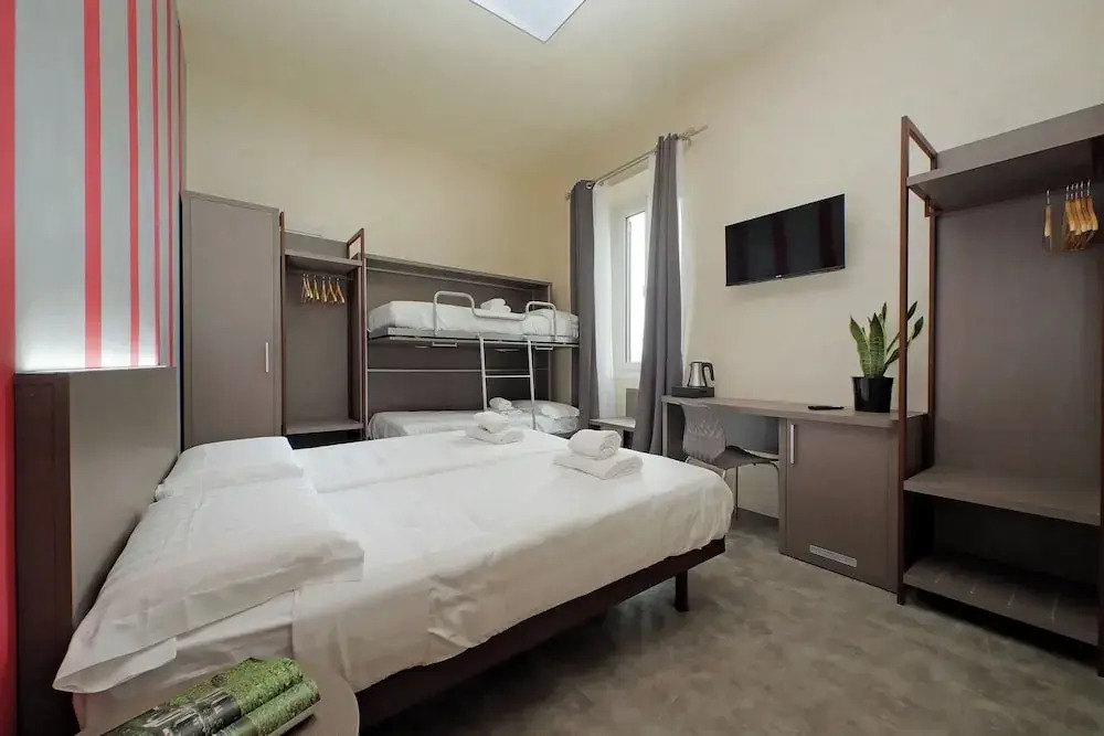 Termini Comfort Rooms by Flatinrome