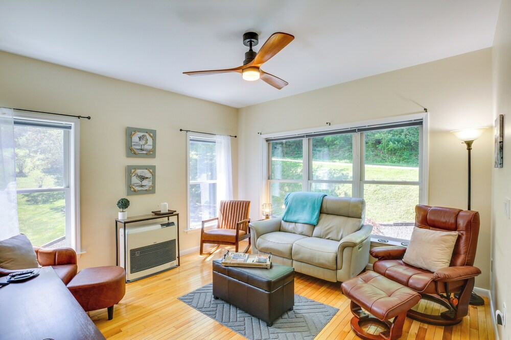 Near Hiking: Blue Ridge Mtn Home on Private Acre