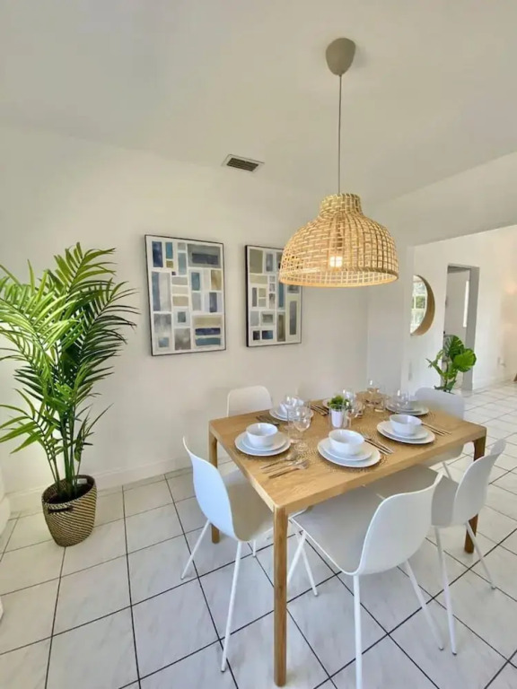 Wonderful 2 Bedroom House Coral Way