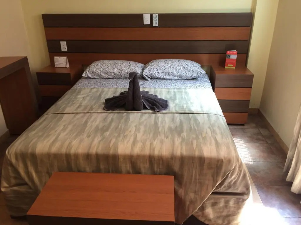 Hotel H