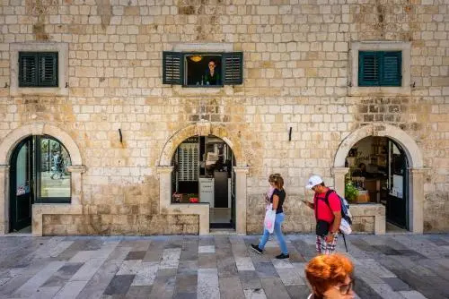 Stradun View En Suite Rooms & Studio