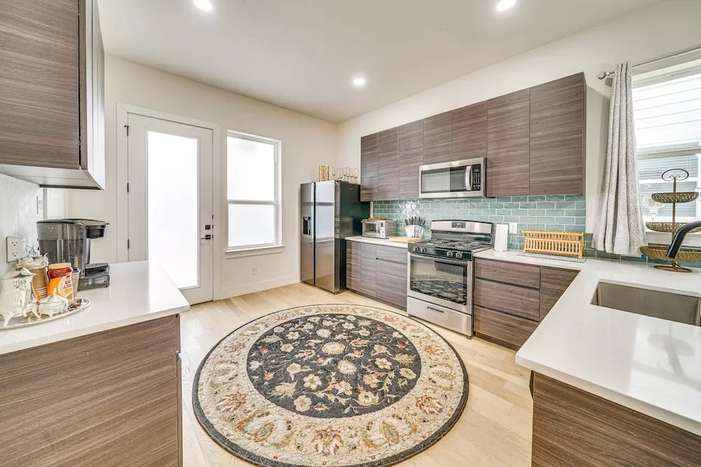 Upscale San Antonio Condo w/ Rooftop Patio
