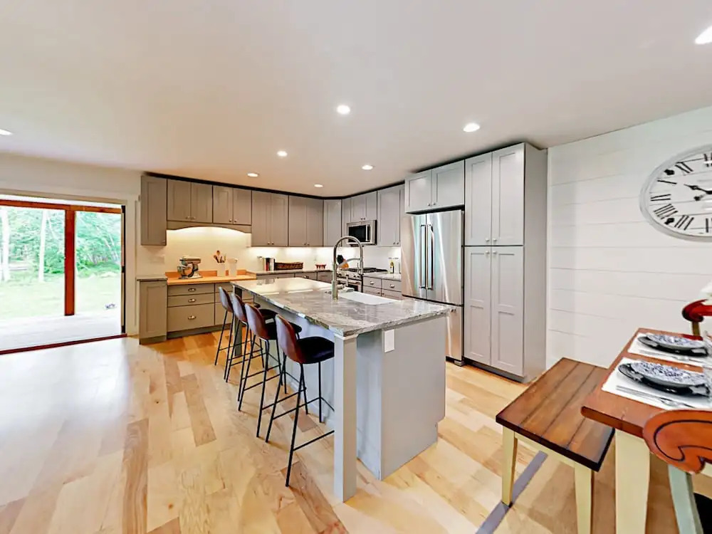 18 Bens Landing Rd Home 5 Bedrooms 2.5 Bathrooms Home