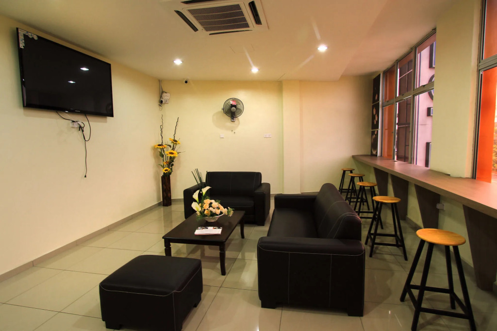 Max Inn Hotel