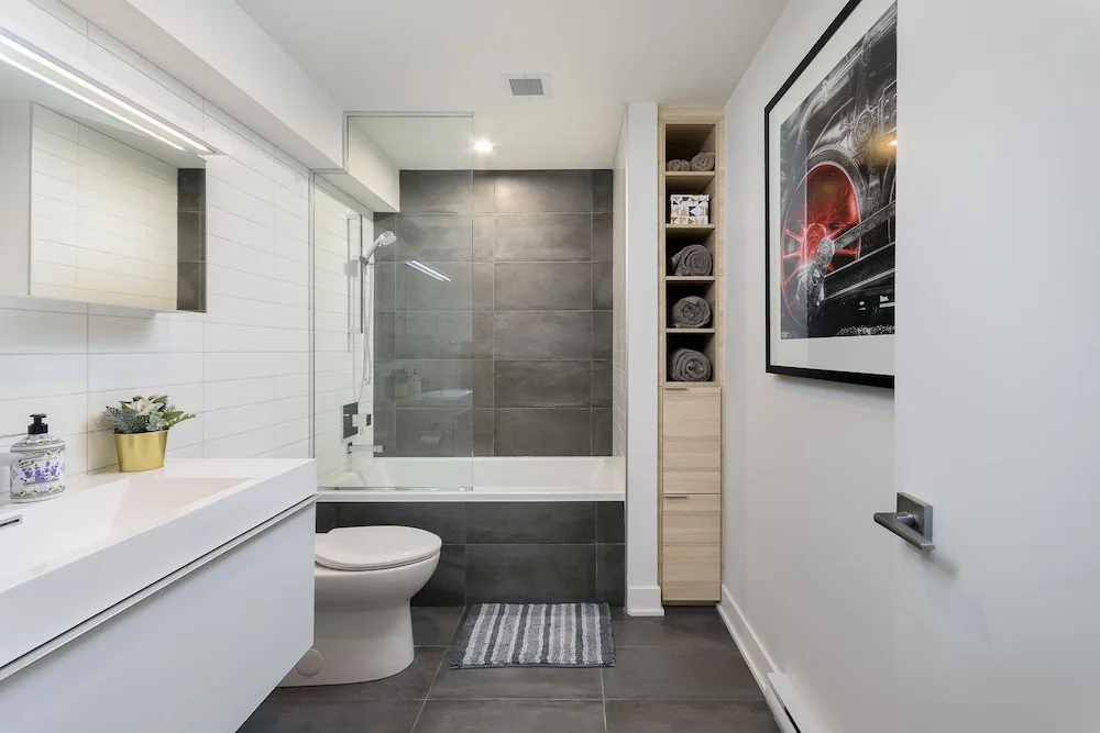Gorgeous 1BR Sleeps 4 in Griffintown