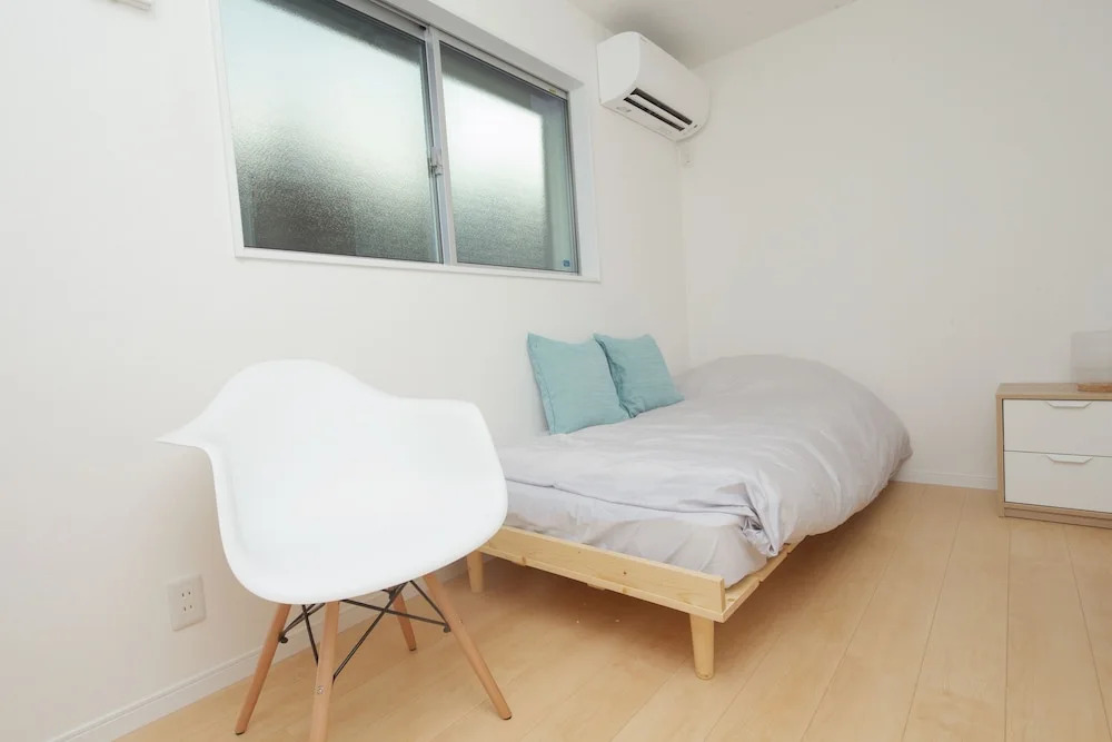 Nishi-Sugamo Guest House. 2min to Nishi-Sugamo Sta. 13min to Ikebukuro Sta.
