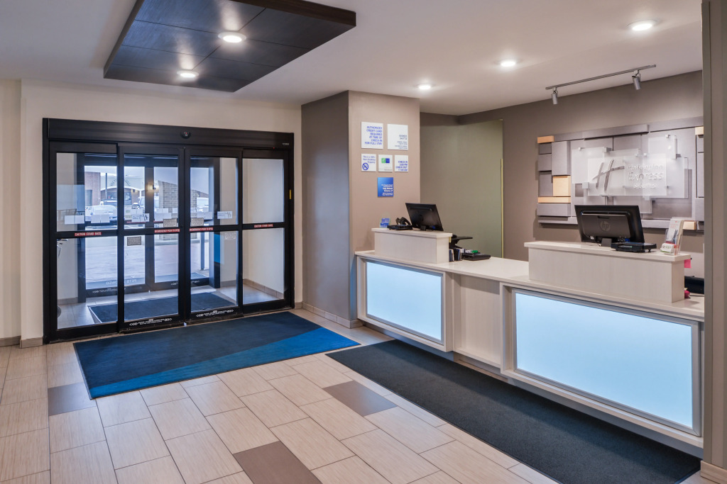 Holiday Inn Express Hotel & Suites Sioux Falls At Empire Mall by IHG
