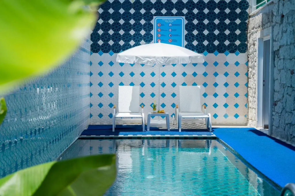 DAM HOTEL LARA