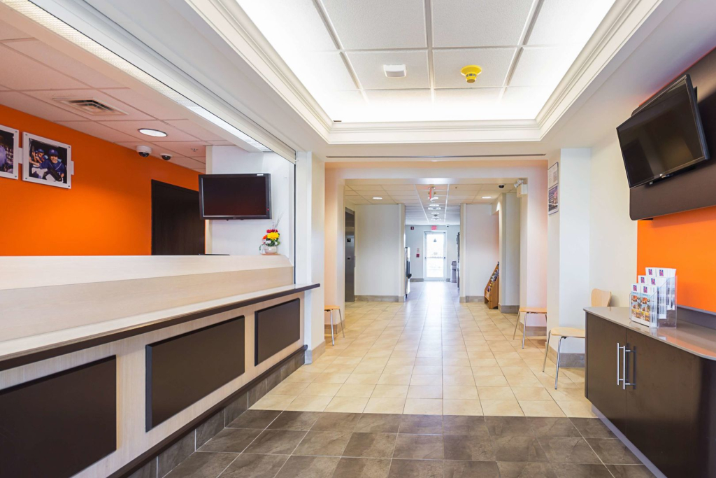 Motel 6-Whitby, ON - Toronto East