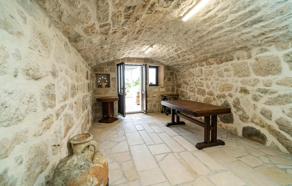 Stunning Home in Slano With Wifi, 2 Bedrooms and Outdoor Swimming Pool