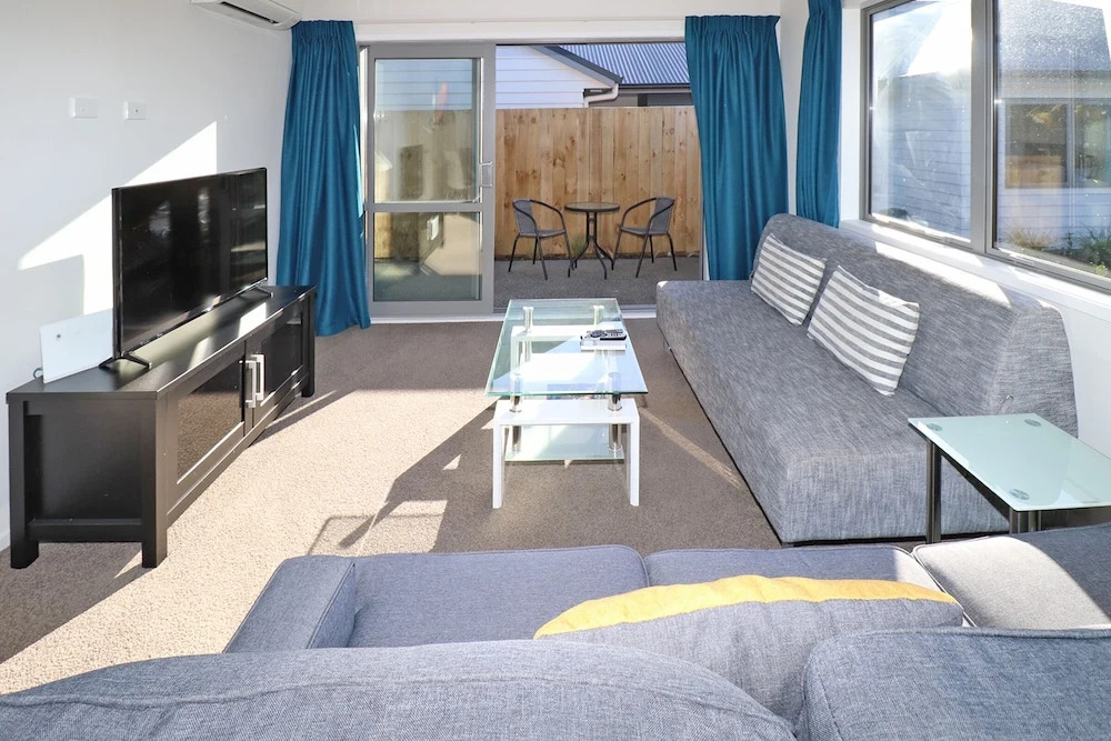 2 Brm Apartment 3 on Jones Crescent