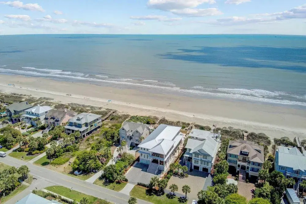 712 Ocean Blvd by Avantstay New Construction w/ Pool, Game Zone, Private Beach Access, and Oceanfront Views