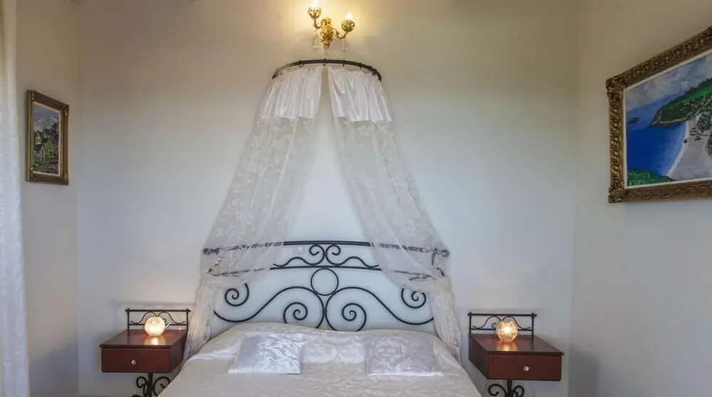 Monambeles Villas 2-bedroom Spa Bath Villa Cleo