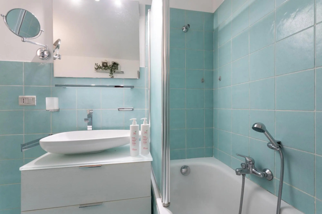 Red Studio Near Porta Nuova by Wonderful Italy