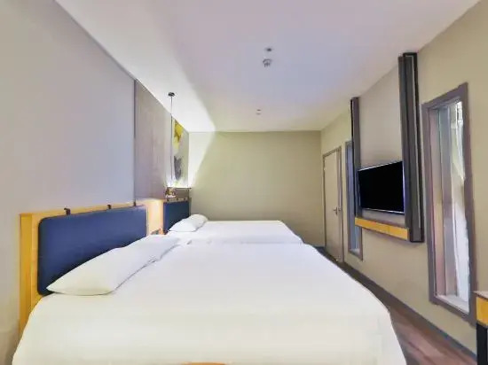 Ease Hotel (Beijing Yuegezhuang Bridge 302 Hospital Branch)