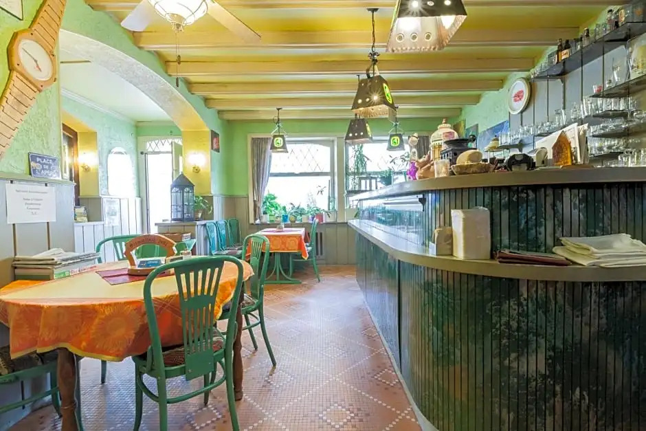 Hotel DeFive