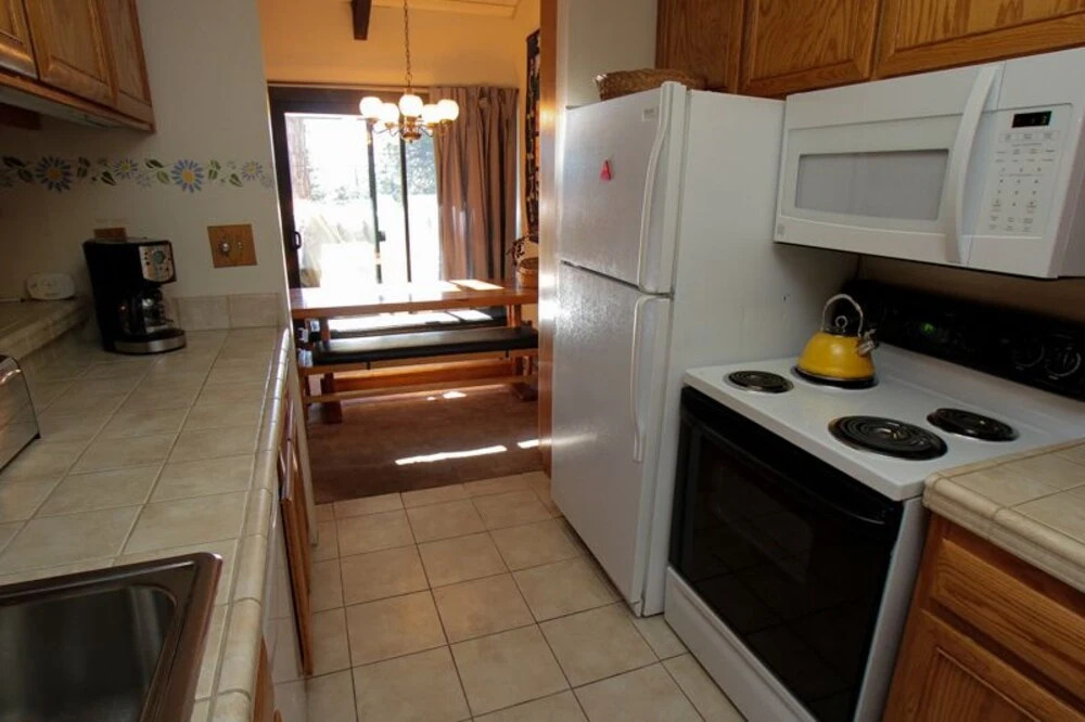 Discovery 4 #128 3 Bedrooms 2.5 Bathrooms Condo