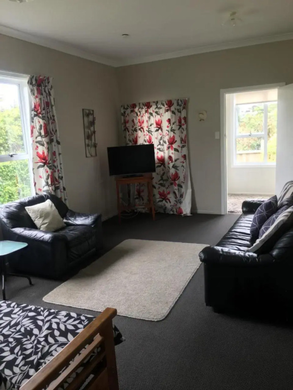 4 Parris St