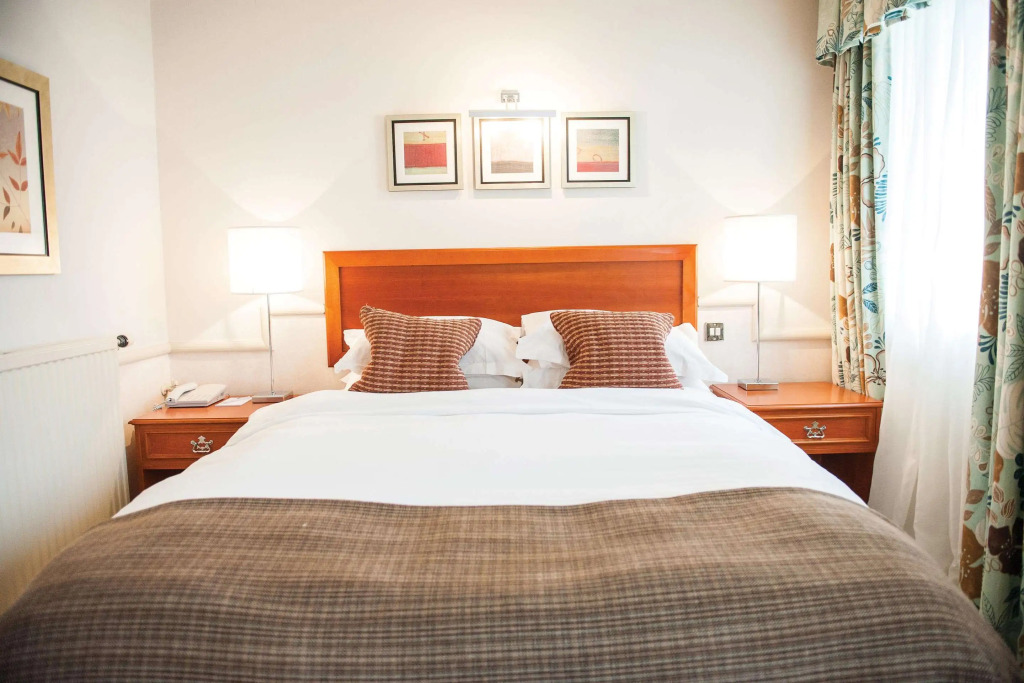 North Lakes Hotel and Spa