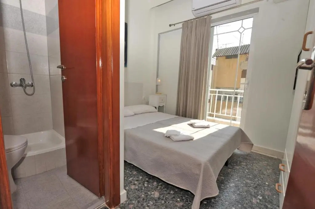 Themis 40 steps from beach