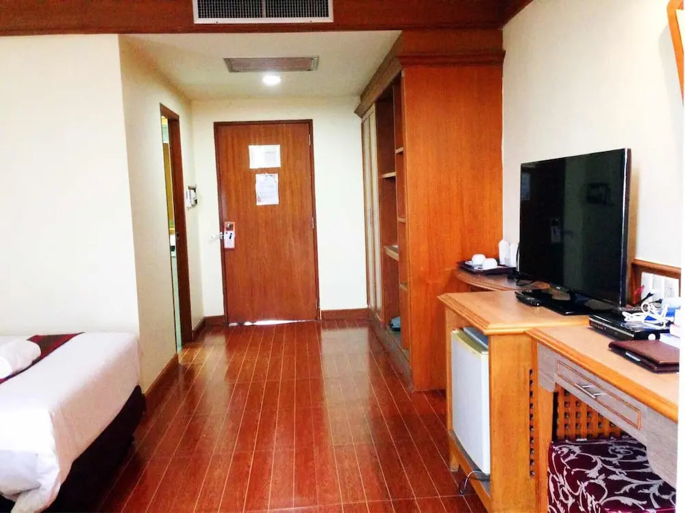 JP Emerald Hotel