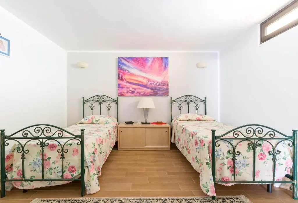 Intera villa ad uso esclusivo con 2 bagni 4 camere da letto,garage,giardino,area fitness,lavatrice,wifi