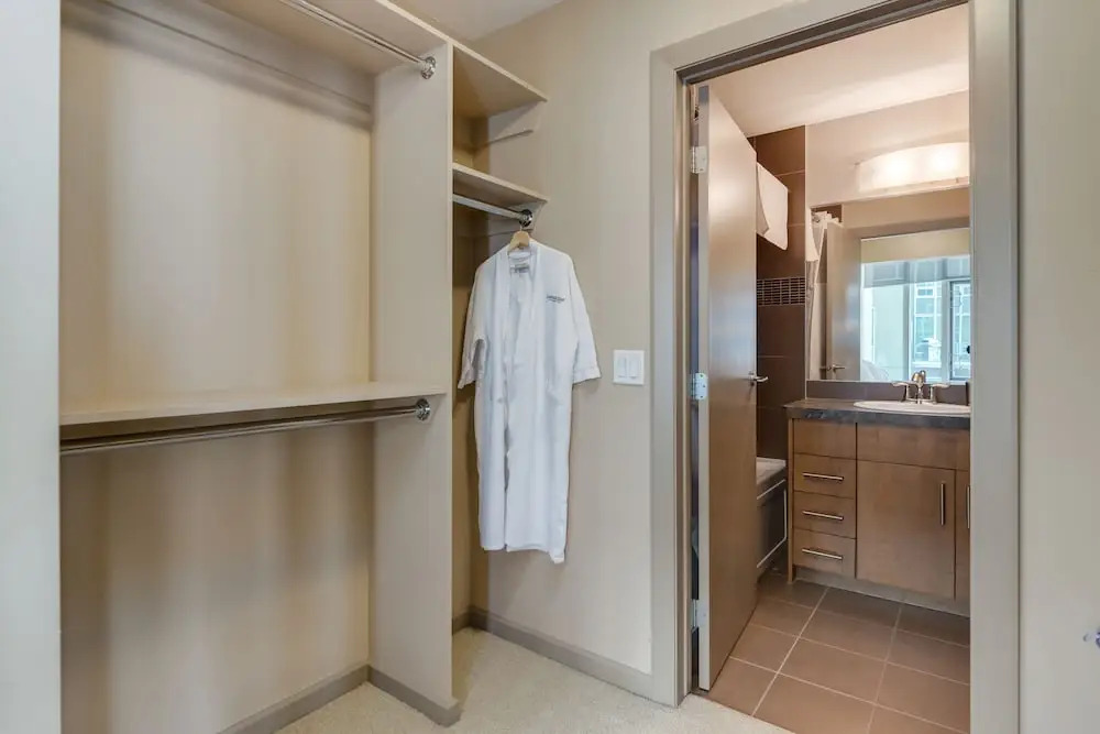 Vetro Apartments by Corporate Stays