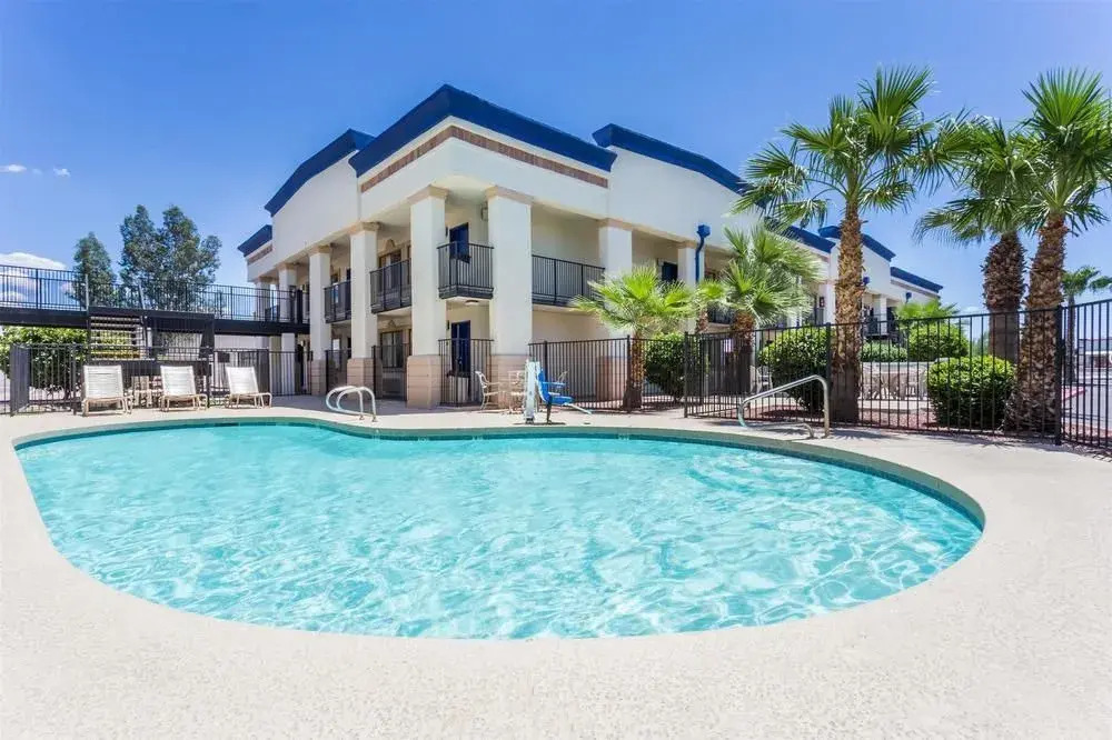 Days Inn & Suites Mesa