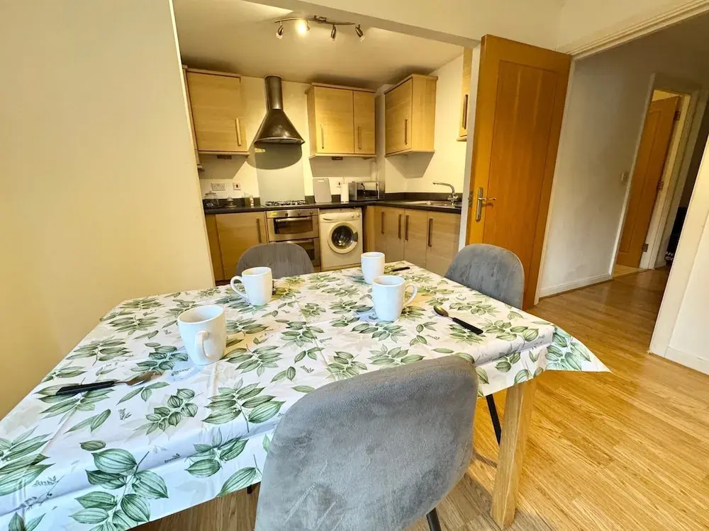 Sea Breeze Retreat in Swansea