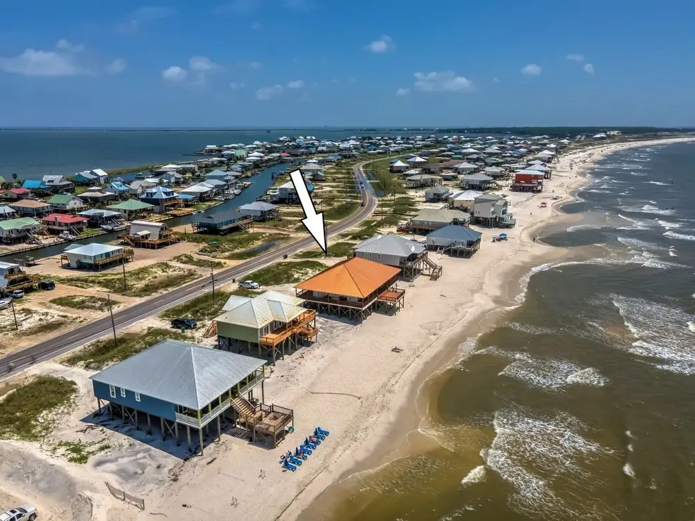 Dauphin Charm - Gulf Front! Pet Friendly - Wrap Around Porch With Observation Deck And Outdoor Seating 4 Bedroom Home by RedAwning