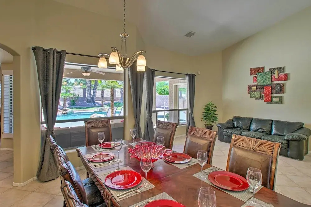 Chandler Retreat w/ Pool, Hot Tub & Grill!